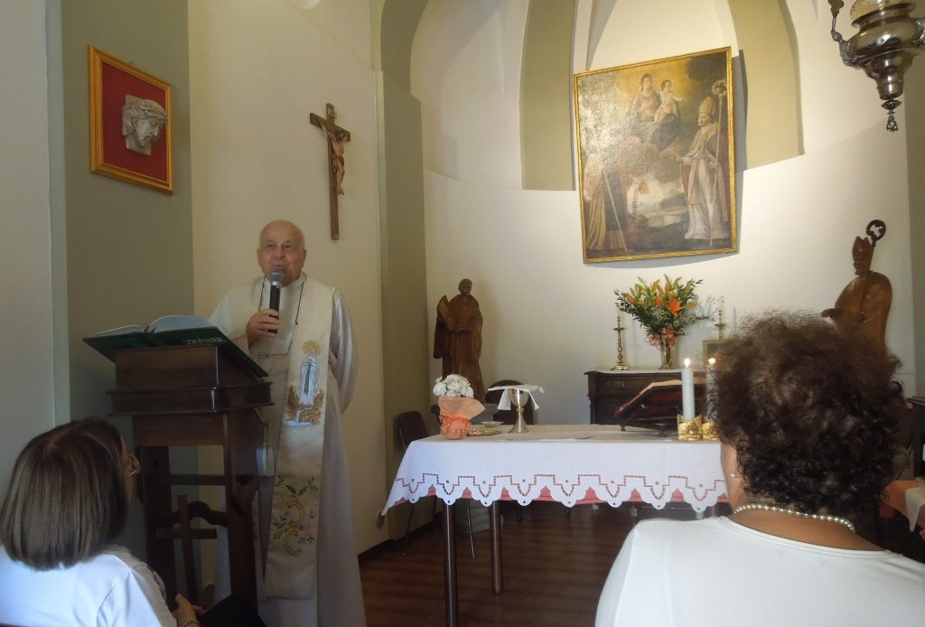 Una celebrazione nella Cappella di San Bernardo nella Borgata Lemonte di Corneliano d’Alba