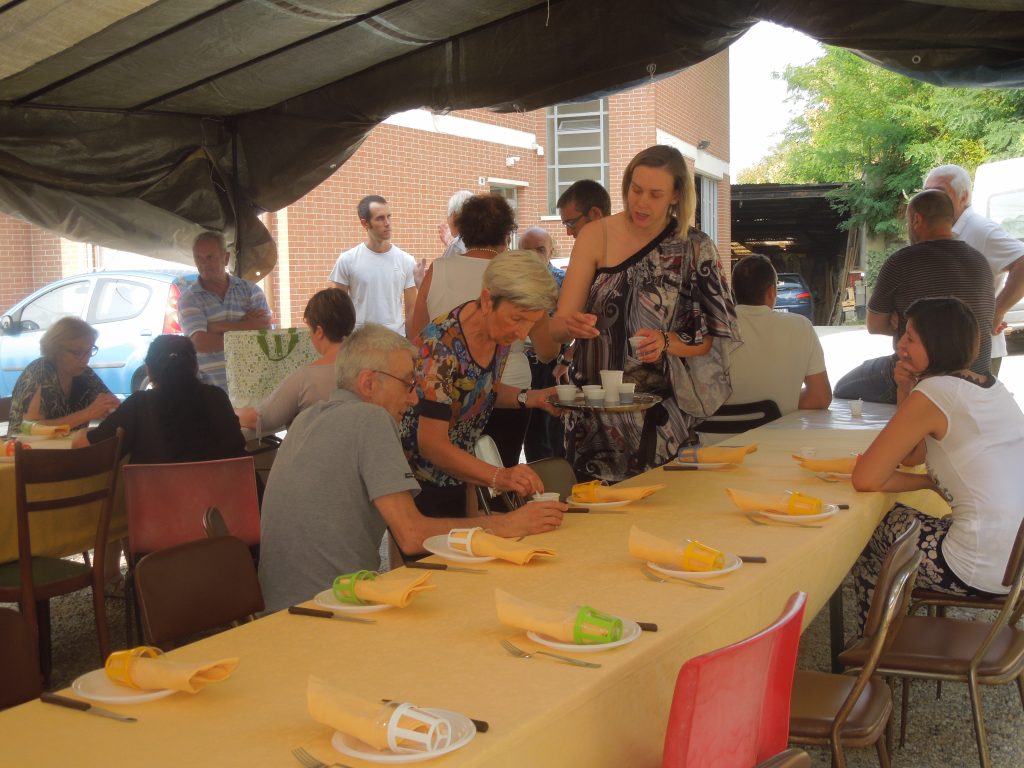 Una festa della comunità di Cappella di San Bernardo nella Borgata Lemonte di Corneliano d’Alba